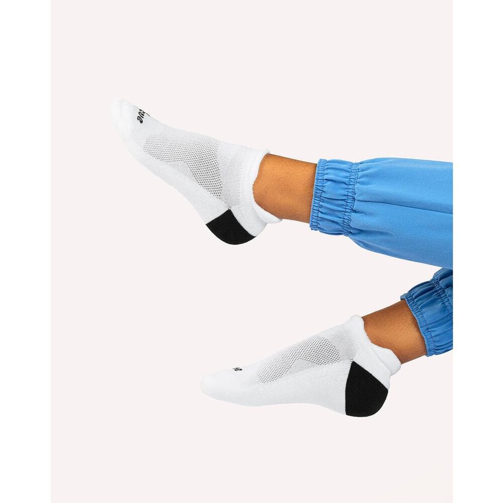 Clove Ankle Socks Small White